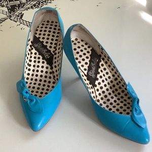 Vintage Pumps fro early 90’s SugarBabies Turquoise